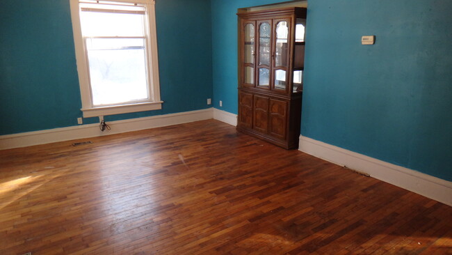 Living room china hutch large window great shape! - 1307 SW Mulvane St