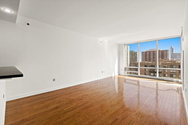 Building Photo - 20 Newport Pkwy