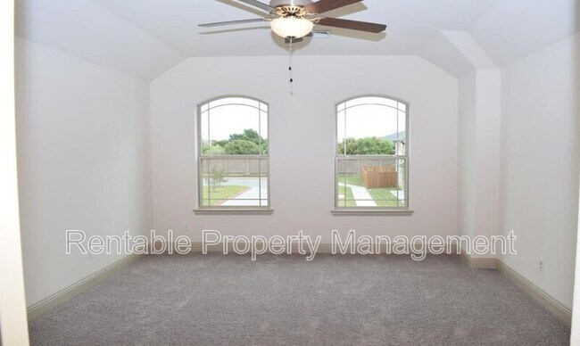 Building Photo - 1247 Wiltshire Dr