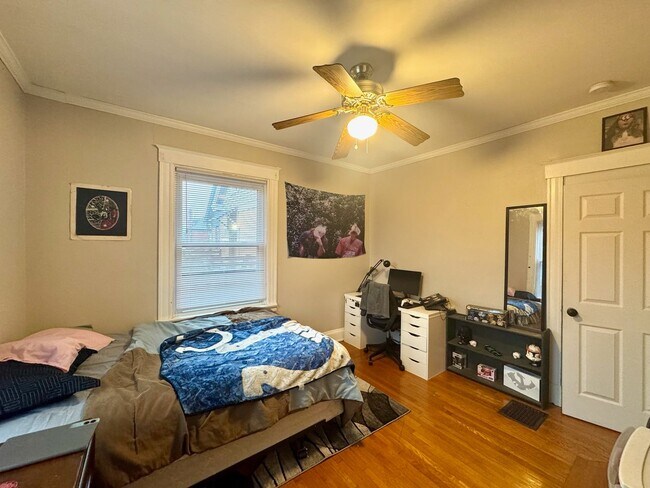 Building Photo - 2430 Fairview Ave