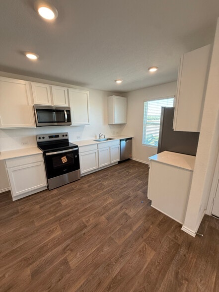 Building Photo - 2210 Organ Pipe Cactus