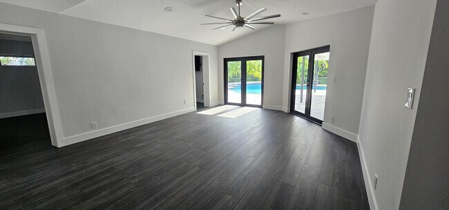 Building Photo - 21046 N Sweetwater Ln