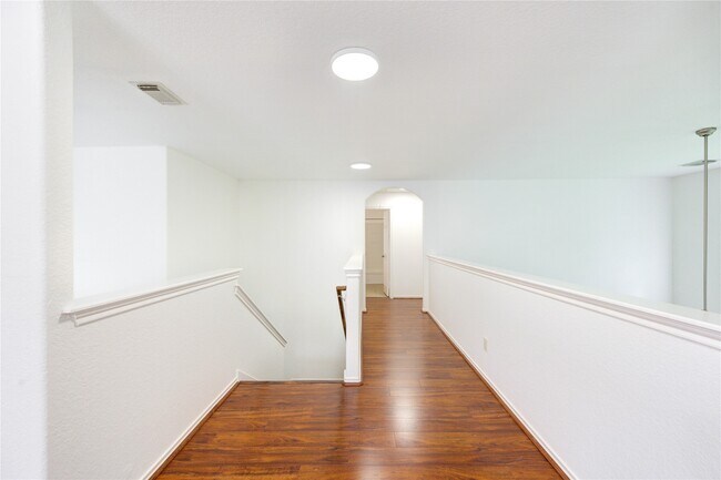 Building Photo - 11 E Sage Creek Pl