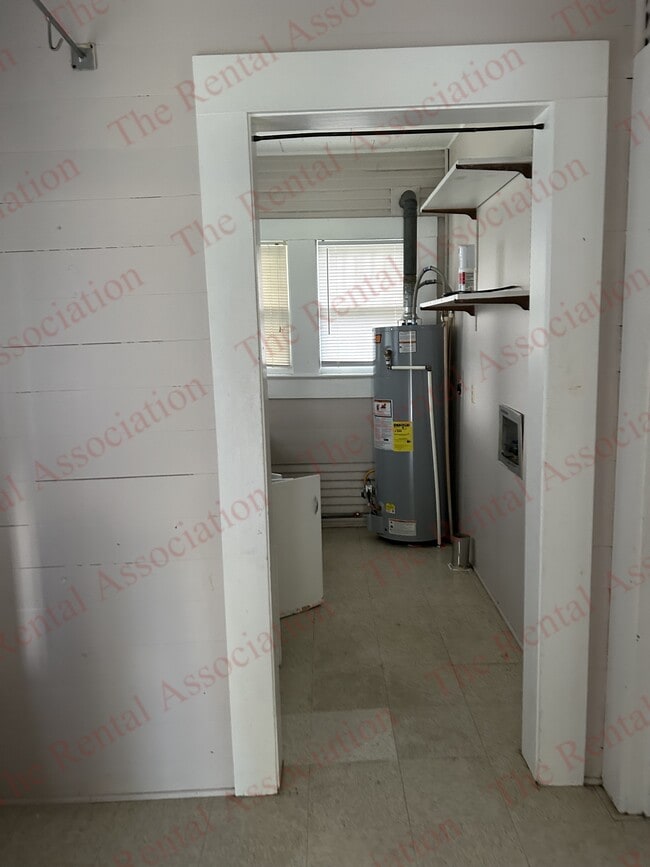 Building Photo - 201 S Farmerville St