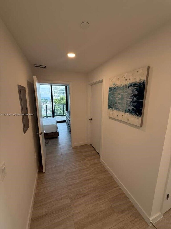 Building Photo - 580 72nd St