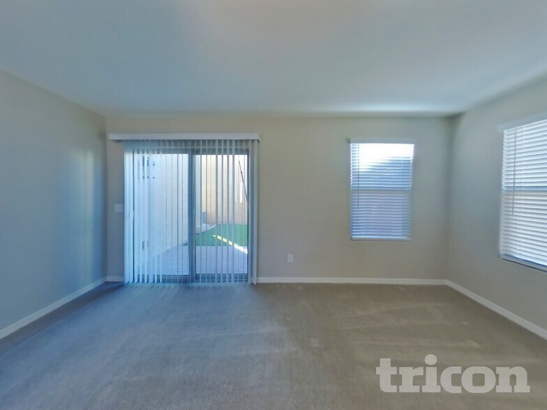 Building Photo - 8023 W Albeniz Pl