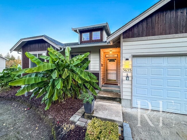 Building Photo - Single Story, Tranquil Gardens, 3-Car Garage!