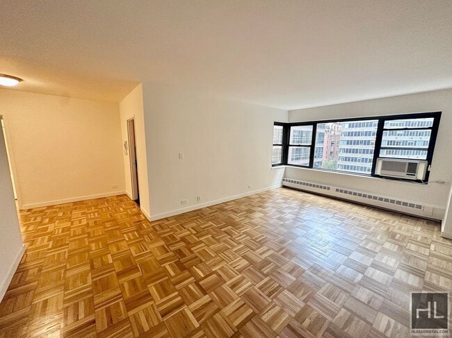 Building Photo - 412 E 55th St