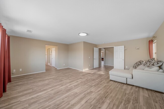 Building Photo - 79910 Camden Dr
