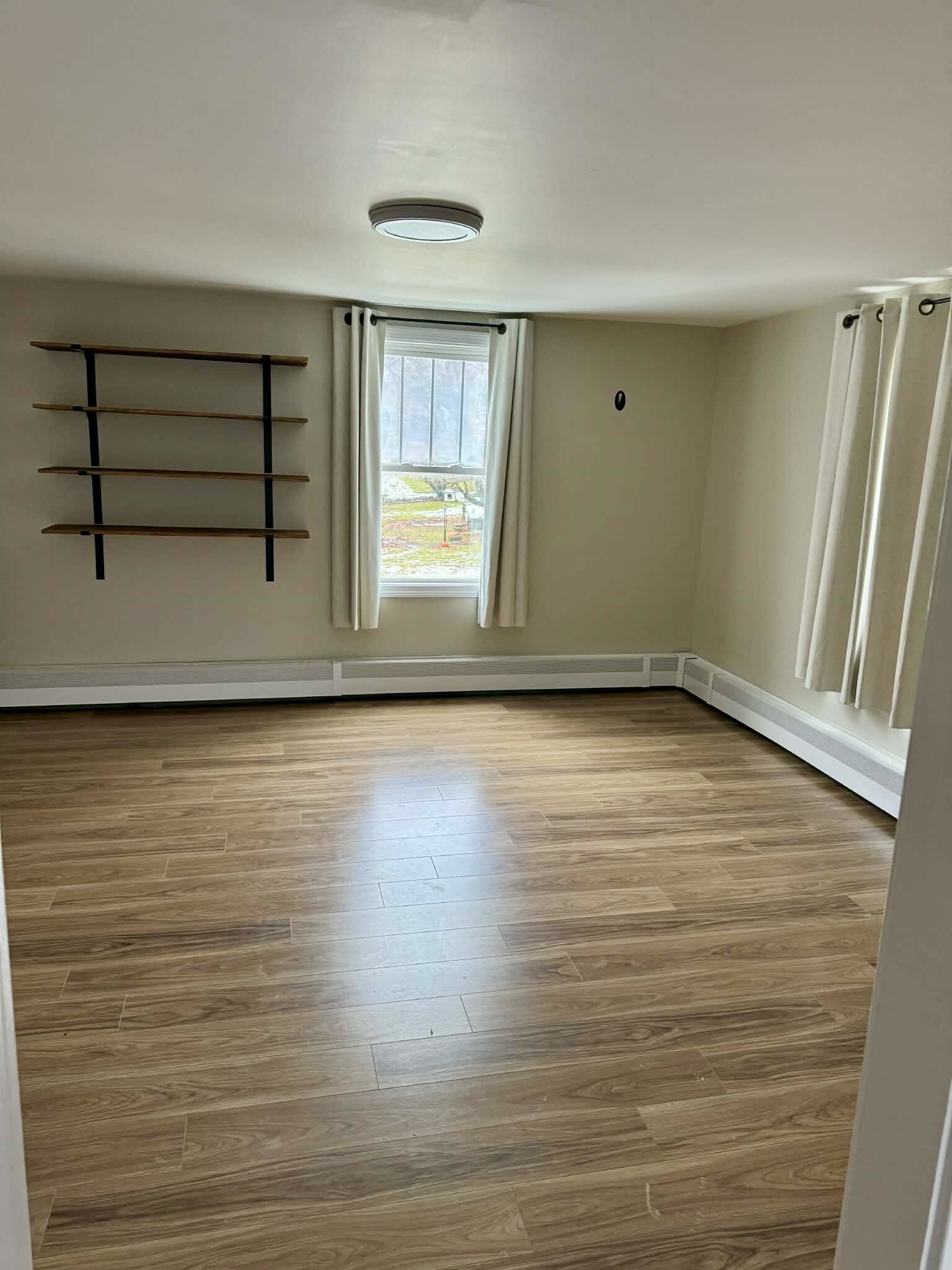 Building Photo - 19 Sterling St