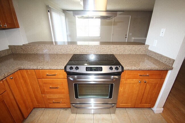Building Photo - Price 4-Plex - Bothell
