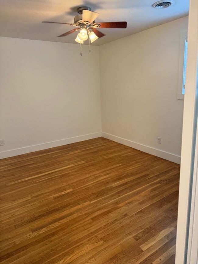 Building Photo - Beautiful remodeled home