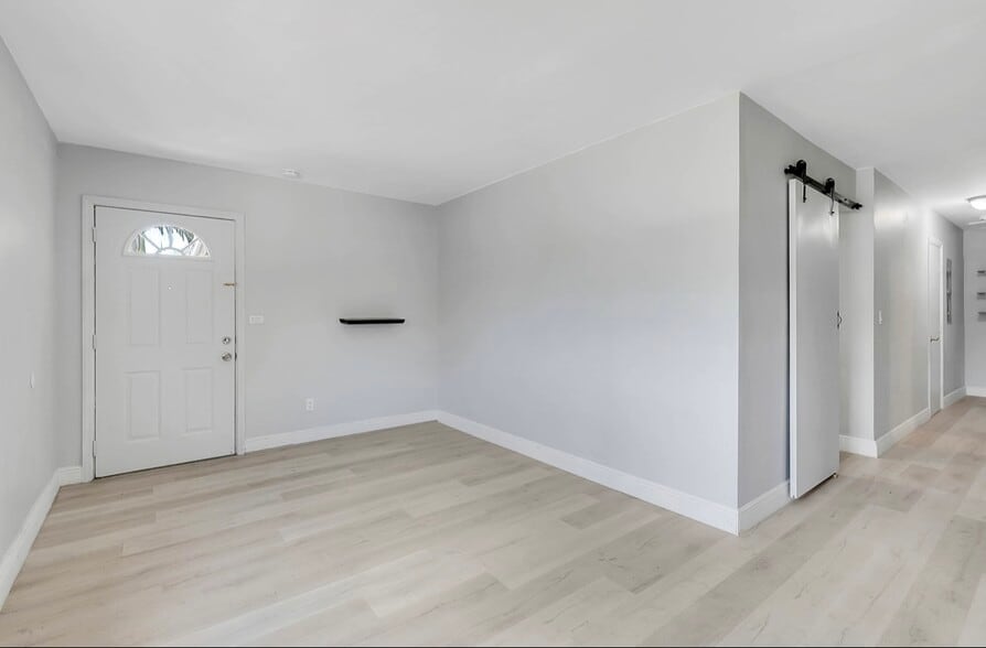 Living room - 9720 SW 161st St