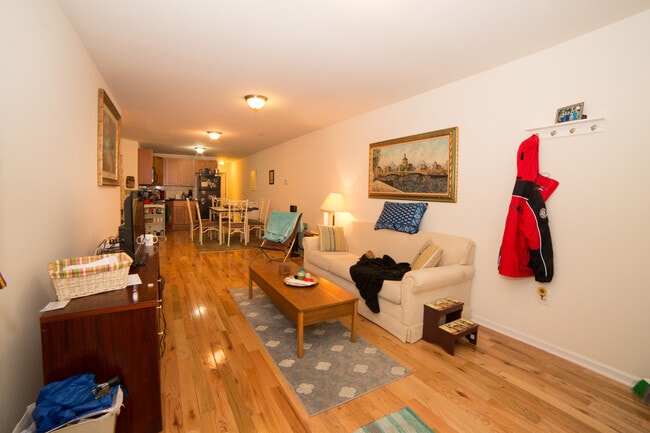 Building Photo - 4317 Sansom St