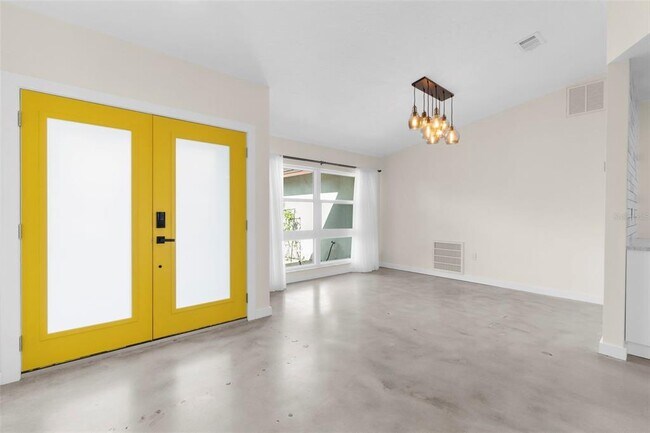 Building Photo - 4250 Marlowe Dr