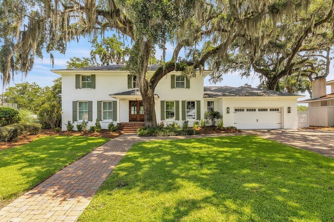 Building Photo - Gorgeous Waterfront Home on Isle of Hope