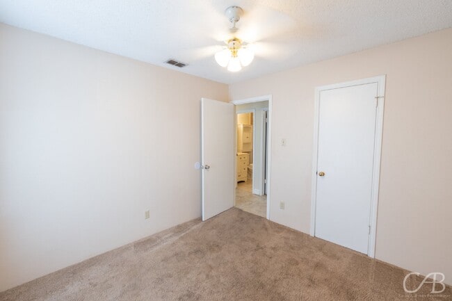 Building Photo - For lease