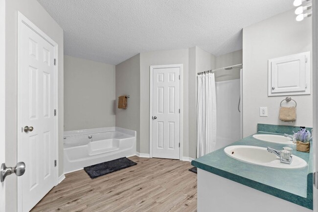 Building Photo - 5405 Josh Dr
