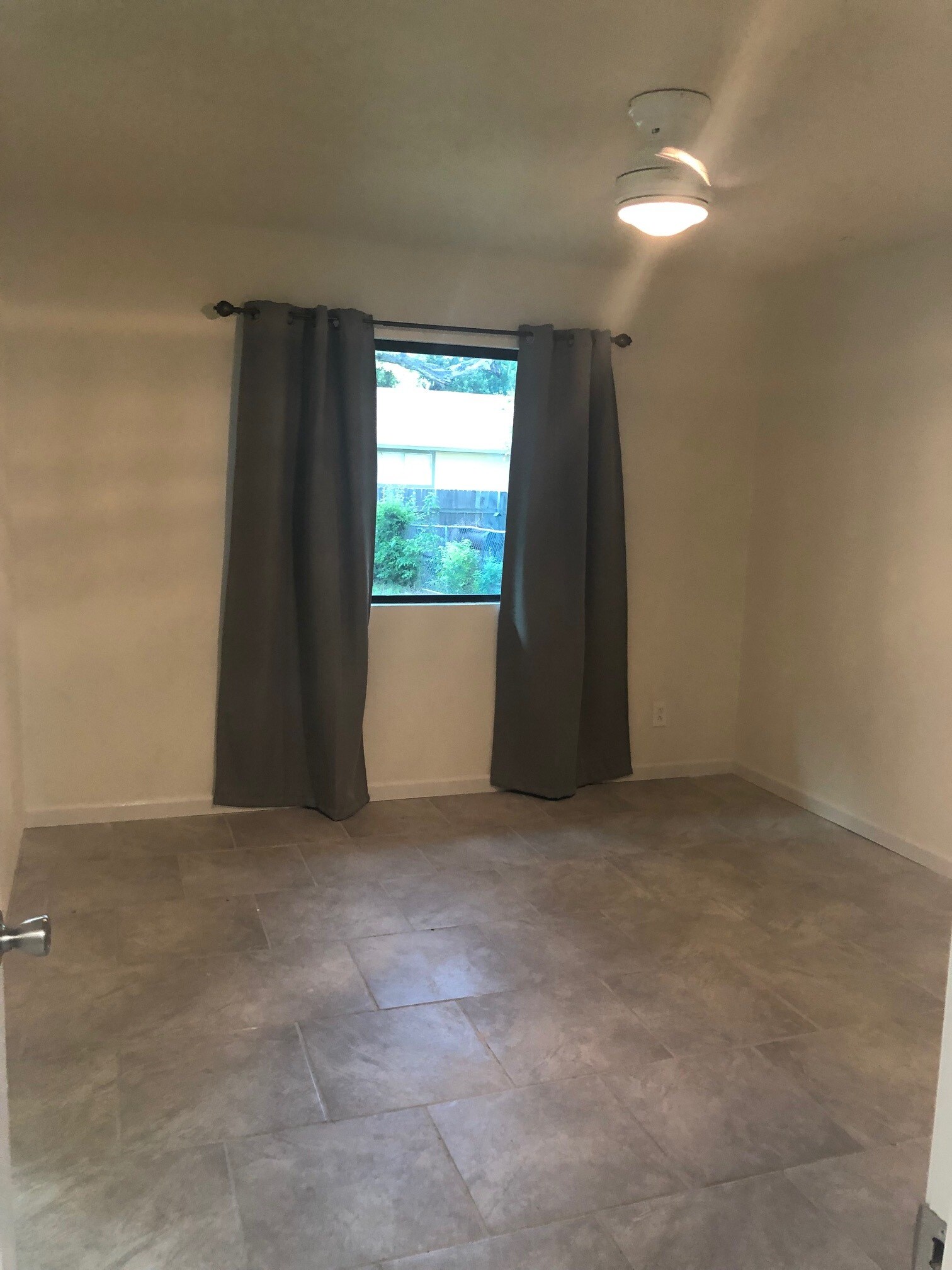 Master Bedroom - 9207 Cliff Way St