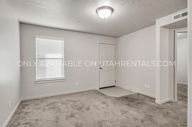 Building Photo - 1081 W 993 N