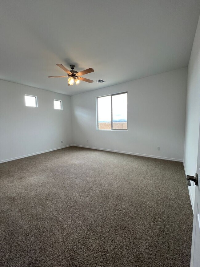 Building Photo - Brand New Home In Pronghorn Ranch!