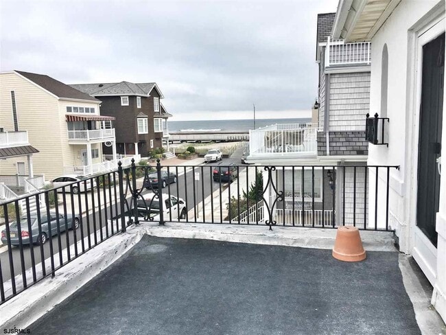 Building Photo - 104 S Wissahickon Ave