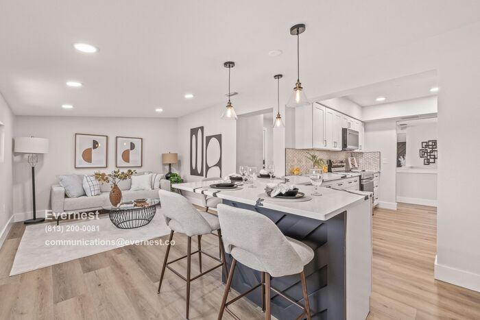 Building Photo - 5908 S Manhattan Ave