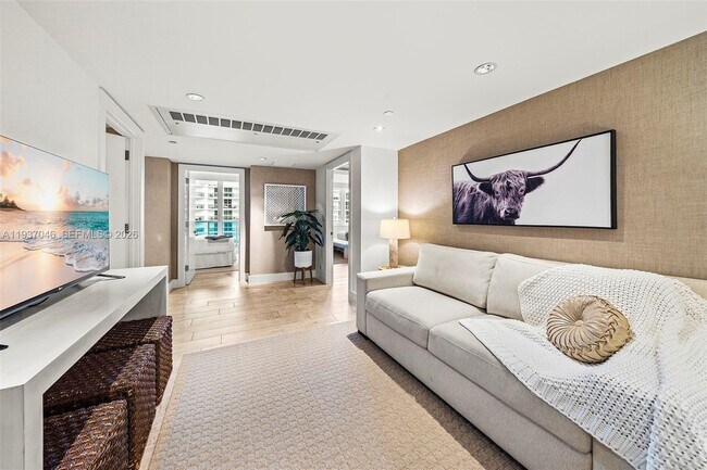 Building Photo - 102 24th St