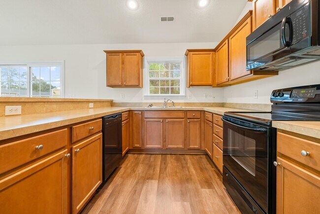 Building Photo - 2711 Green Pond Cir