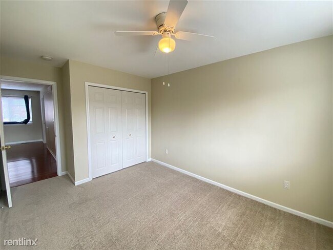 Building Photo - 6710 Summerdale Ct E