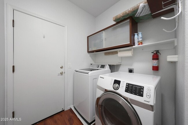 Building Photo - 1642 W Windsong Dr