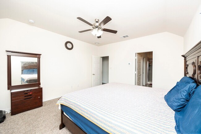 Building Photo - 3229 Trails End Rd