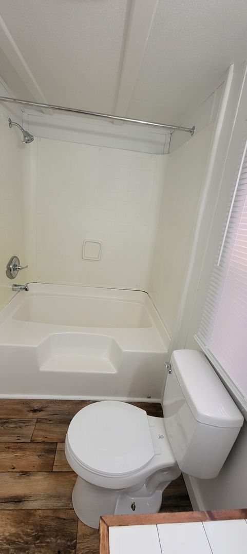 Building Photo - Ready to Move in