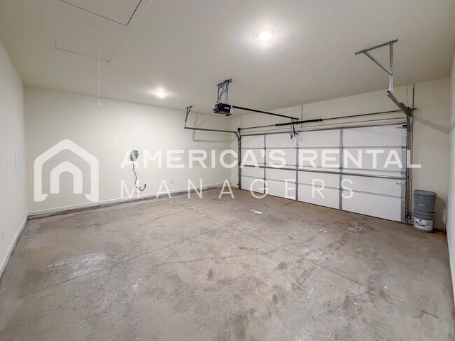 Building Photo - Modern Single Level Living at Havenridge!