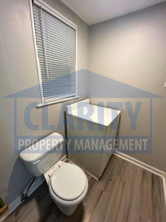 Building Photo - Cozy, four bedroom home!