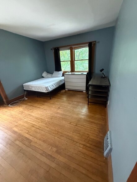 Building Photo - 2226 Bellfield Ave