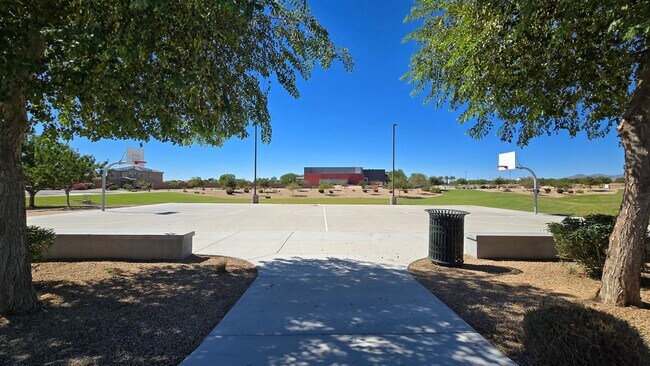 Building Photo - Popular Las Brisas community in Goodyear!