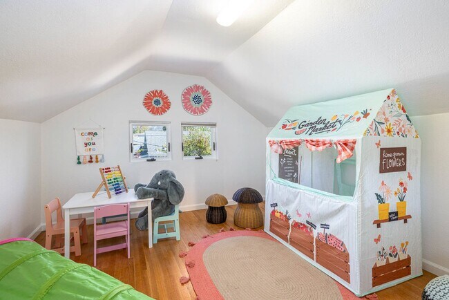 Building Photo - Wonderful Rockridge Home for Lease
