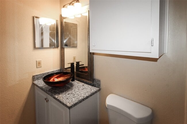 Building Photo - 11614 Gullwood Dr