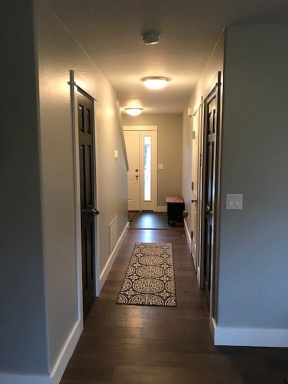 Building Photo - 3 Bedroom, 2 1/2 Bathroom Townhouse -2 weeks free rent with 1-year lease-