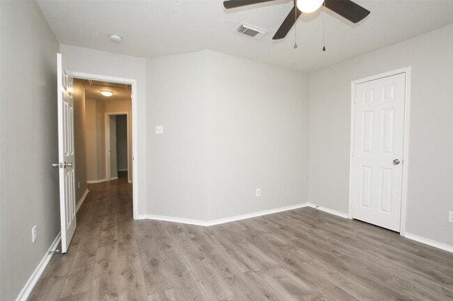 Building Photo - 18926 Piney Way Dr