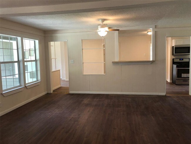 Building Photo - 1407 Loper St