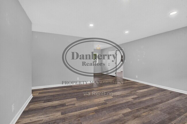 Building Photo - 6051 Graystone Dr
