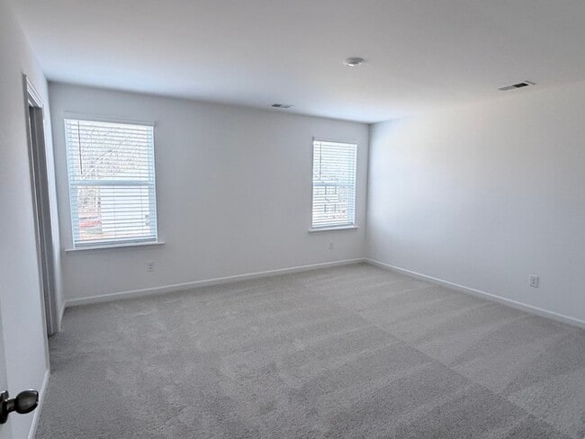 Building Photo - 173 Elijah St