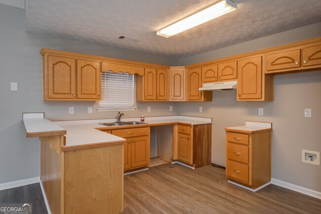 Building Photo - 25 Hunters Ridge Ct