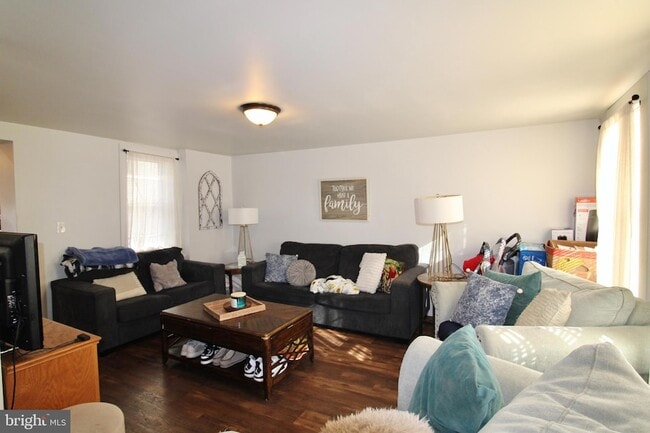 Building Photo - 459 High St