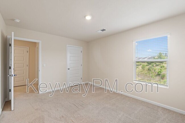 Building Photo - 3262 Carmine Ave