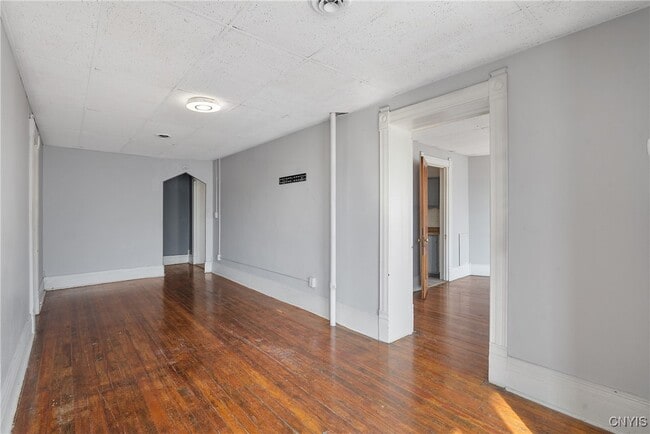 Building Photo - 319 N Salina St