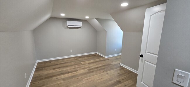 Building Photo - 2503 Cornell Dr NW