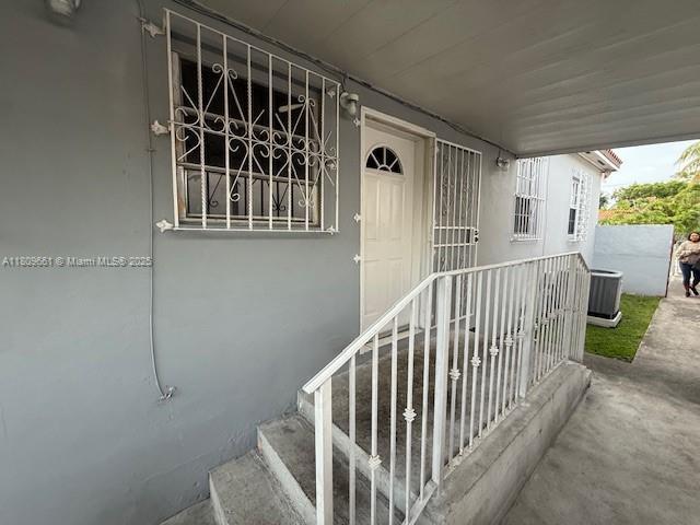 Building Photo - 5642 SW 5th St